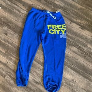 fFreecity Women’s Joggers in Blue and Yellow.  Size large.  Classic jogger